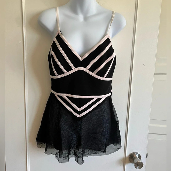 Joseph Ribkoff pedlum tank top. Black and pink size 8/medium - Picture 1 of 9